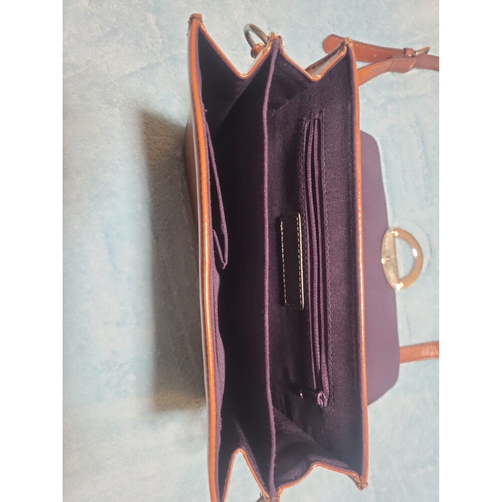 Leather - Picture 4 of 6
